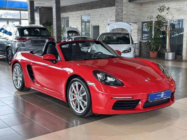 Porsche Boxster 718 S*BOSE*Bi-Xenon*Navi*SportAuspuff* 2022 Benzine
