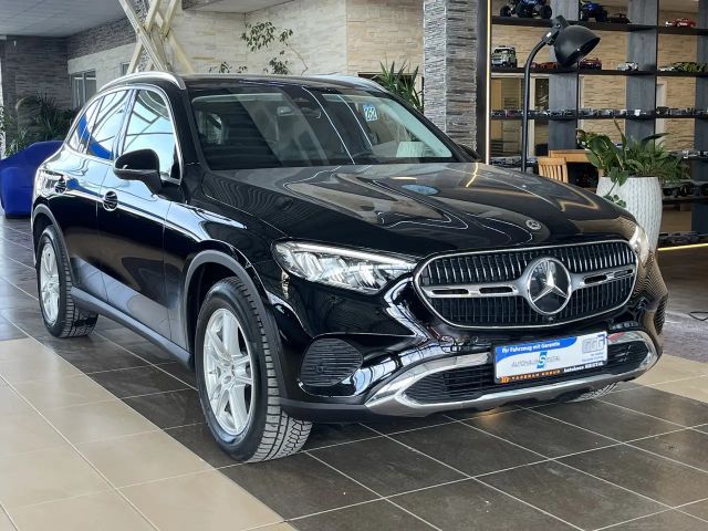 Mercedes-Benz GLC 200 4Matic*ACC*LED*SHZ*PDC*AHK*R.Cam*Navi* 2024 Benzine