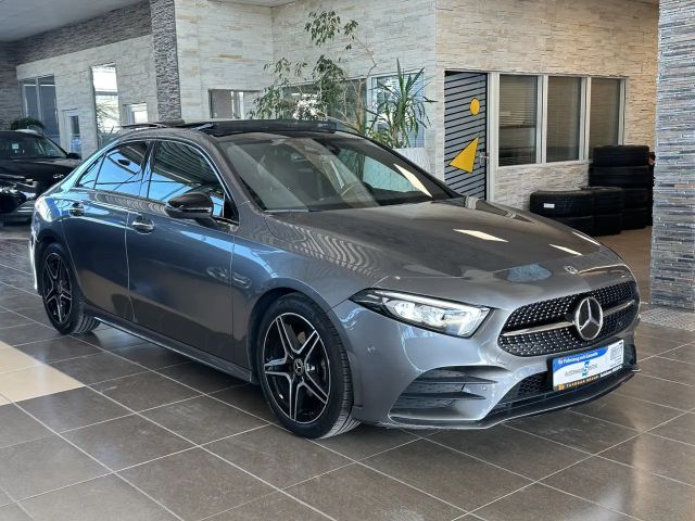 Mercedes-Benz A 200 AMG Line*ACC*LED*SHZ*R.Cam*Navi*Leder*Pano 2022 Benzine