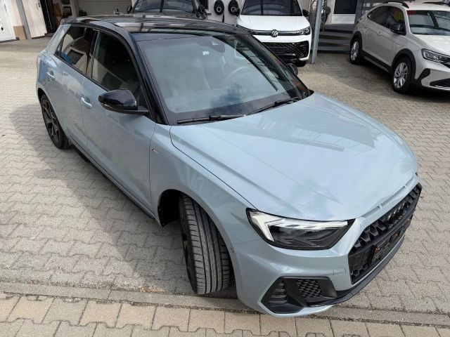 Audi A1 Sportback 40 TFSI S line, S line 2x, VOLL!! 2025 Benzine