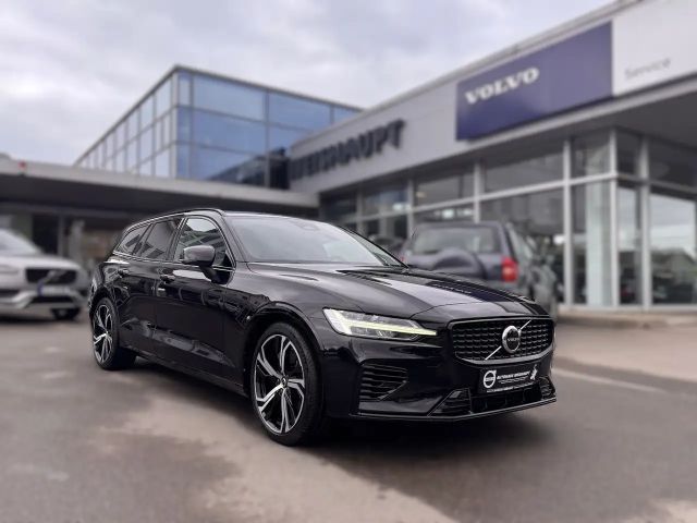 Volvo V60 T8*Plus Dark*AWD*Licht-Winter-Paket*AHK*MJ23 2022 Hybride / Benzine
