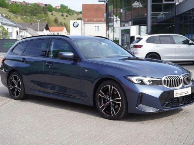 BMW 318 i Touring AKTIONSZINS 1,99% eff. M Sport AHK Kamer 2025 Benzine