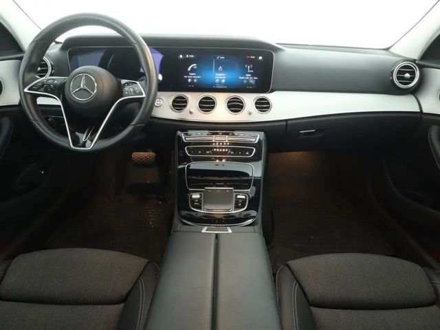 Mercedes-Benz E 300 T de AHK / Kamera /SHZ / el. Hecklappe 2022 Hybride / Diesel