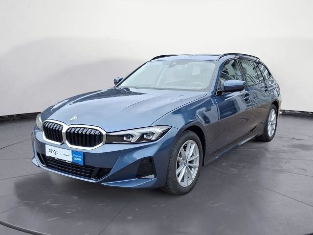 BMW 318 i Touring Auto Navi Comfort Paket 2025 Benzine