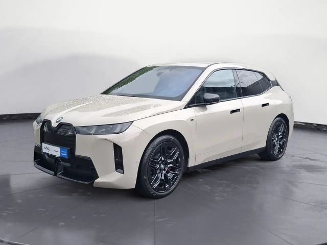 BMW iX M70 Driving Assistant Pro Harman Kardon AC-La 2025 Elektrisch