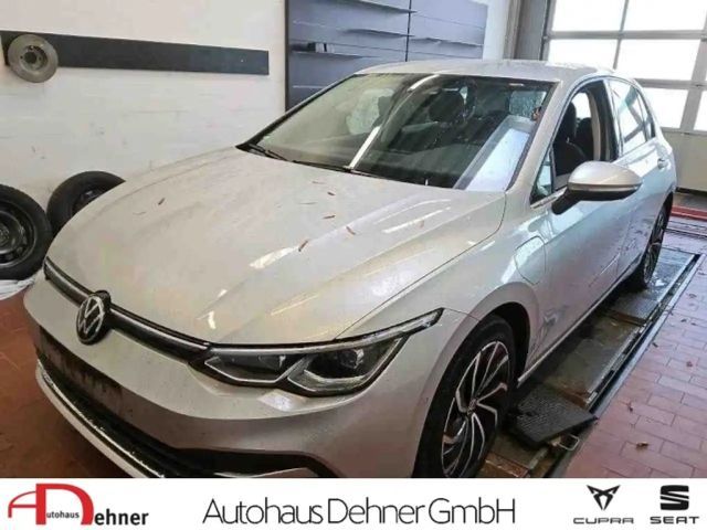 Volkswagen Golf VIII Lim. Style eHybrid DSG RKAM+TOTWINKEL Klima 2021 Hybride / Benzine