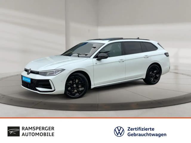 Volkswagen Passat Variant 2.0 TSI DSG R-Line 4M. AHK Matrix 2025 Benzine