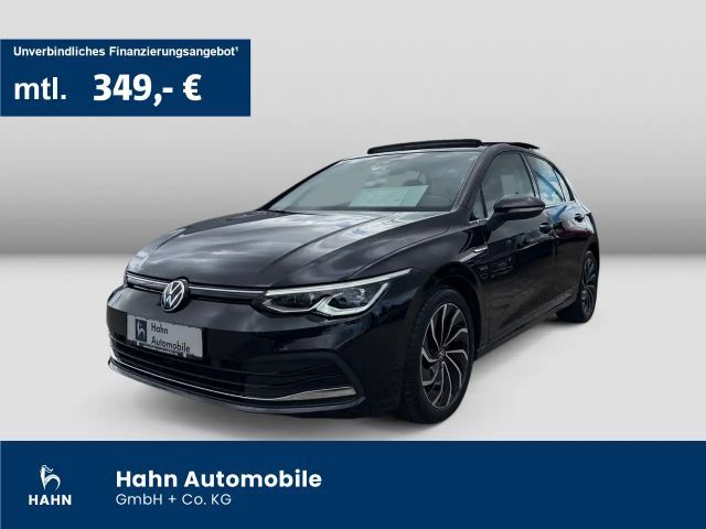 Volkswagen Golf VIII 1.5TSI Style Pano DCC IQ.Light AppCon 2021 Benzine
