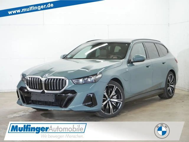 BMW 550 e TxDr.M Sport IntAktiv.PanoD.AutoBahnAss.AHK 2025 Hybride / Benzine
