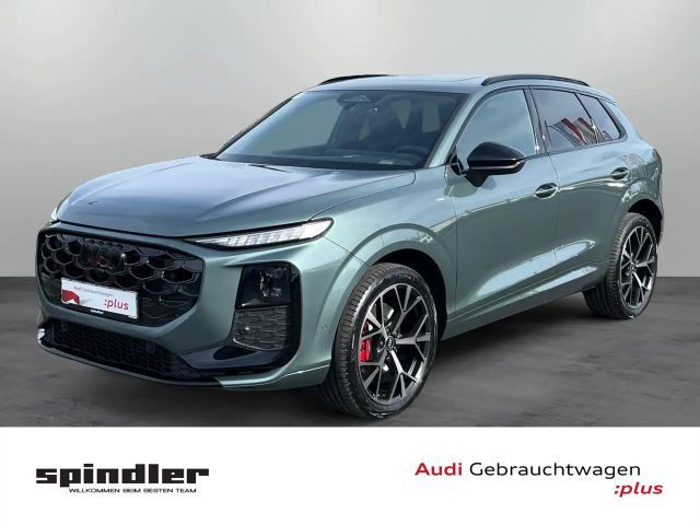 Audi Q3 S-Line TFSI quattro S-tronic / Pano, HuD, AHK 2026 Benzine