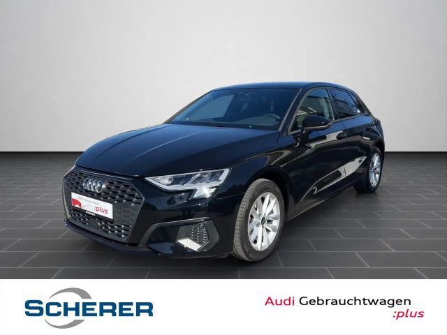 Audi A3 35 TFSI S-tronic RFK AHK SHZ KLIMA 2023 Benzine