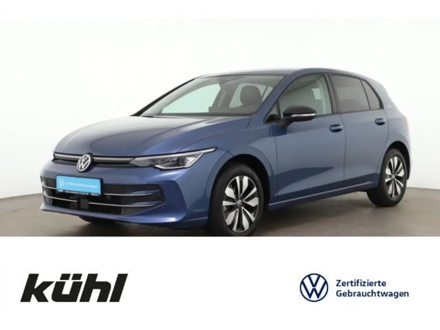 Volkswagen Golf 8 VIII 1.5 eTSI DSG Goal LED+/ACC/Kamera/Ap 2025 Benzine