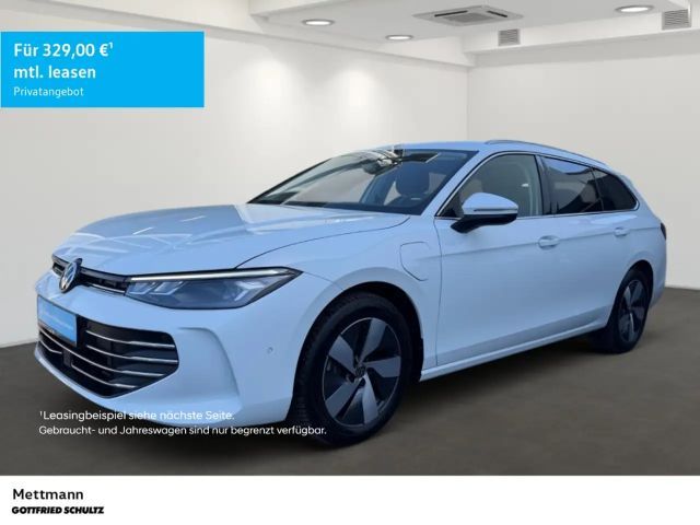 Volkswagen Passat Variant 1.5 TSI eHybrid Business DSG LED AHK KAMERA NAVI S 2025 Hybride / Benzine