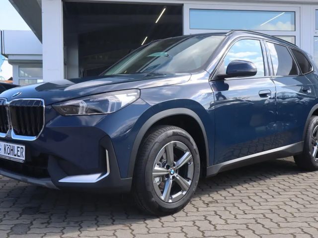 BMW X1 sDrive18i  AHK/Komfortzugang/LHZ/LED/SHZ 2026 Benzine