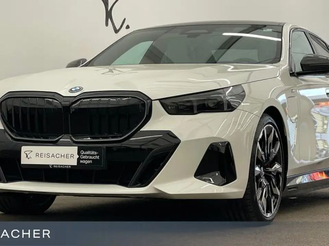 BMW 550 e A xDrive Lim MSport PRO AHK ACCPro 360° HUD 2025 Hybride / Benzine