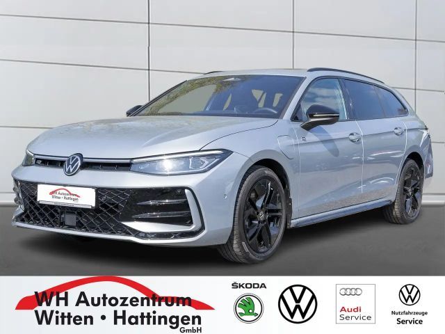 Volkswagen Passat Variant 1.5 TSI eHybrid R-Line BlackStyle PANORAMA NAVI... 2025 Hybride / Benzine