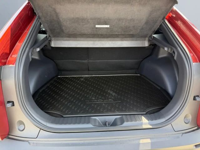 Toyota C-HR+