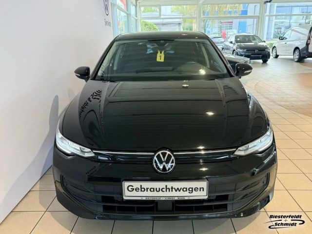 Volkswagen Golf VIII Life 1.5leTSI DSG LED SHZ Klima ACC Klima 2024 Benzine