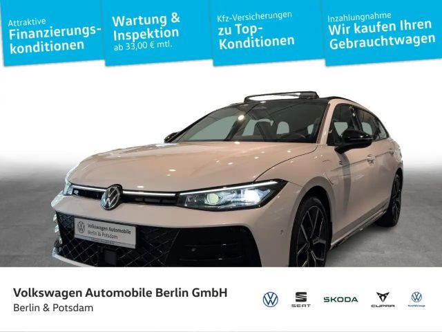 Volkswagen Passat Variant 1.5TSI DSG R-Line P-DACH AHK LEDE 2025 Hybride / Benzine