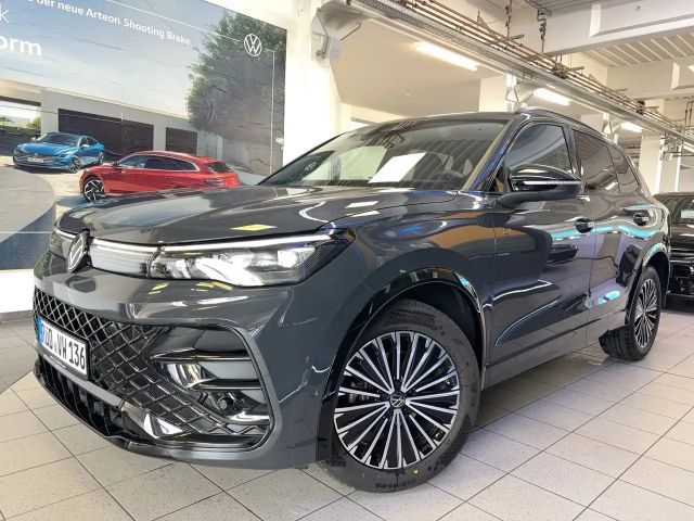 Volkswagen Tiguan R-Line 1.5 eTSI LED+KAMERA+HUD+MASSAGESITZ 2025 Benzine