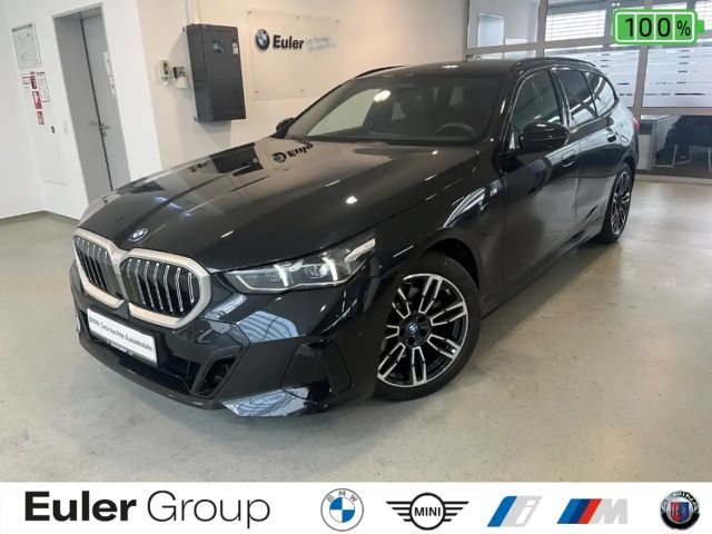 BMW 530 e xDrive Touring M-Sport ACC HUD AHK Sitzklima H&K 2024 Hybride / Benzine