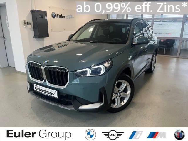 BMW X1 sDrive20i AHK Pano el.Aktiv/Sportsitze HUD PAProf 2025 Benzine