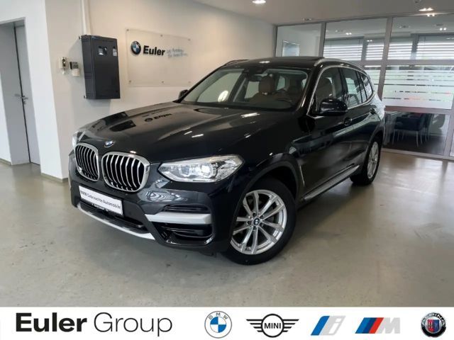 BMW X3 xDrive 20i xLine AHK Pano Navi Leder LED Sportsitz 2021 Benzine