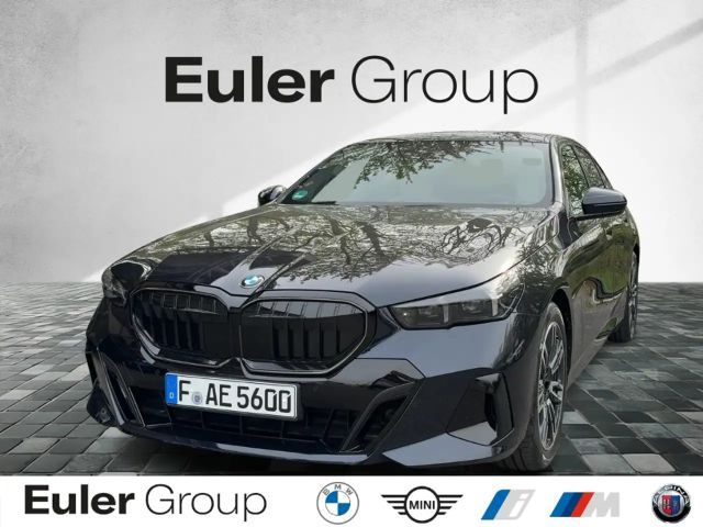 BMW 520 d Limousine Sportpaket AHK-klappbar AHK Navi Digit 2026 Diesel
