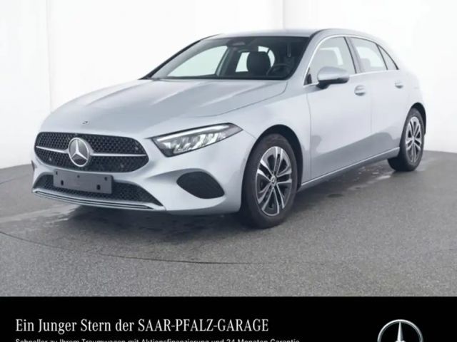 Mercedes-Benz A 180 A 180 PROGRESSIVE*CARPLAY*R-KAM*LENK-HZG*LED*PTS 2025 Benzine