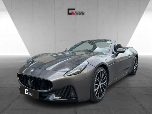 Maserati GranCabrio 490 PS - Grigio Maratea - Fuoriserie 2026 Benzine