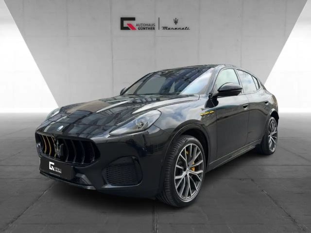 Maserati Grecale Modena 360°Surround-Sonus Faber-Panorama 2023 Hybride / Benzine