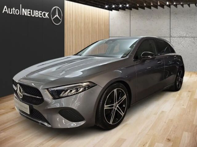Mercedes-Benz A 200 A 200 Kompaktlimousine Progressive Advanc/Night/ 2024 Benzine
