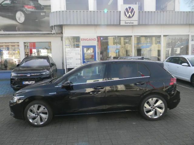 Volkswagen Golf VIII Lim. Style eTSI 7 GANG DSG AHK,KAMERA 2023 Benzine