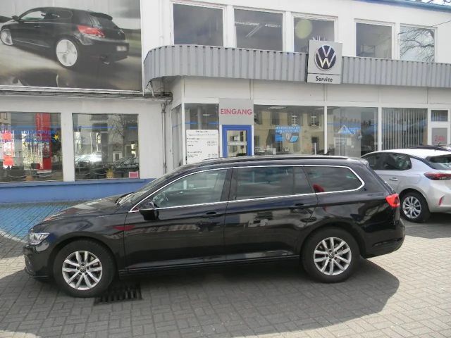 Volkswagen Passat Variant Business 2,0 TDI DSG AHK 2022 Diesel