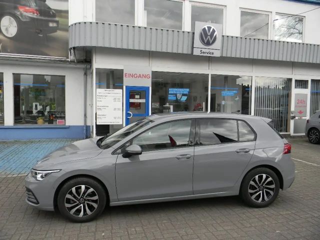 Volkswagen Golf VIII Lim. Active 1,5 TSI 110KW 6 Gang,KAM 2023 Benzine