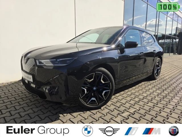 BMW iX xDrive 40 M-Sport AHK LMR DrivAssProf H/K 2023 Elektrisch
