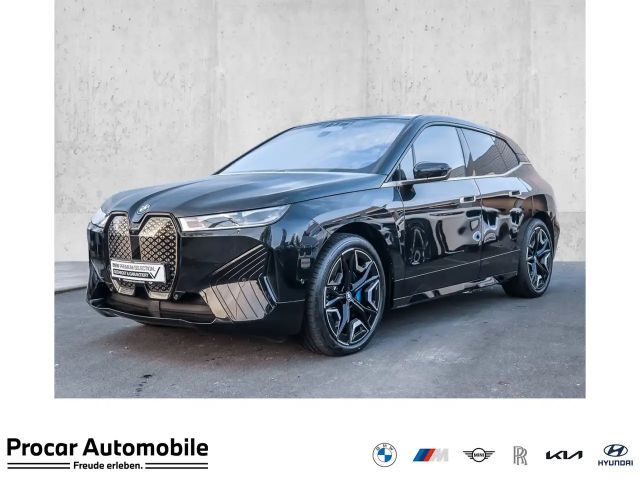 BMW iX xDrive40 M Sport HUD PANO ACC RFK NAVI LED 2024 Elektrisch
