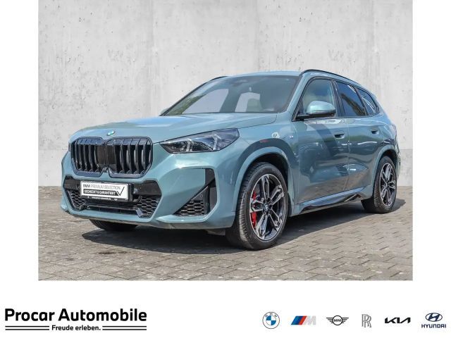 BMW X1 xDrive23i M Sport HUD PANO ACC AHK RFK NAVI 2024 Benzine