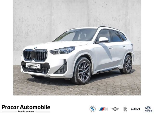 BMW X1 sDrive20i M Sport HUD AHK RFK NAVI LED DAB 2023 Benzine
