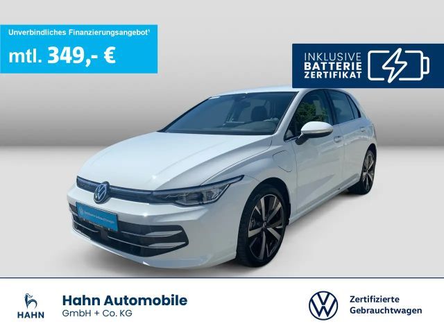 Volkswagen Golf VIII 1.5TSIe DSG Style ACC AHK Cam LED+ App 2025 Hybride / Benzine