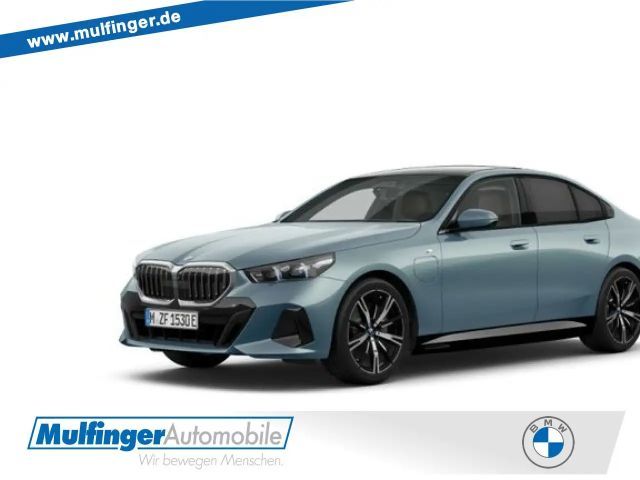 BMW 550 e M Sport ACC IntAktL.PanoD.AutoBahnAss.Bo+Wi 2024 Hybride / Benzine