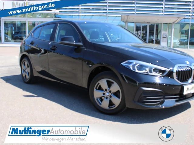 BMW 118 i Aut LiveProf LED Tempom PDC vo+hi. AHK Navi 2023 Benzine