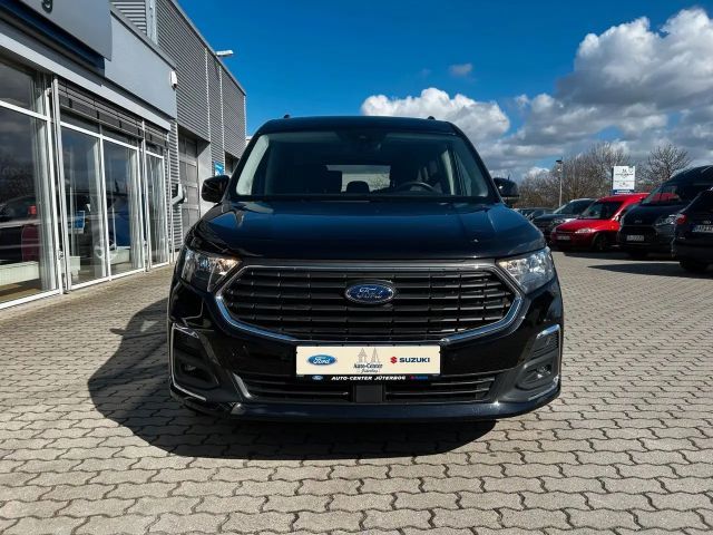 Ford Grand Tourneo