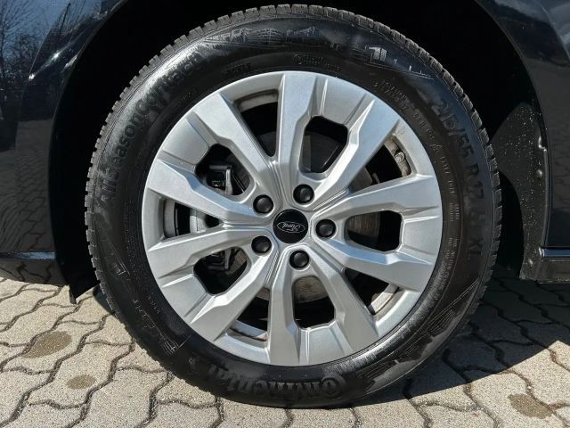 Ford Grand Tourneo
