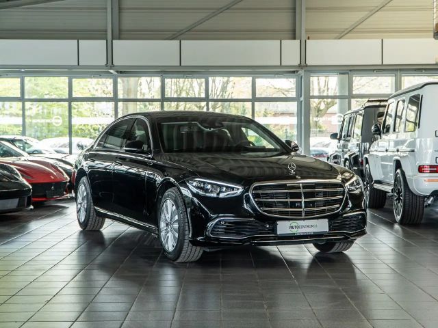 Mercedes-Benz S 680 Guard Panzer Fond TV 4 Seats 2024 Benzine