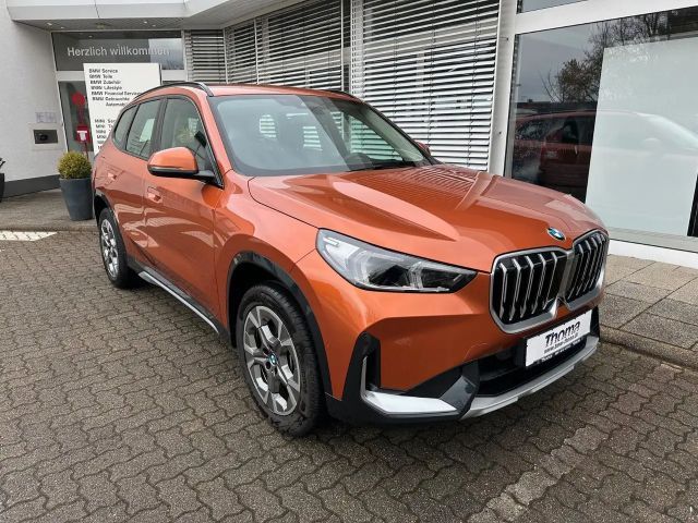 BMW X1 20i sDrive xLine +AHK +360° +DA Plus +Ad.LED 2025 Benzine