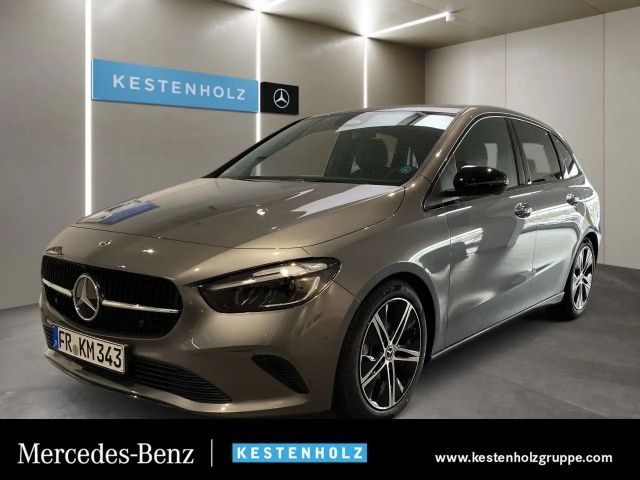 Mercedes-Benz B 180 Bluetooth Navi LED Klima Einparkhilfe 2026 Benzine