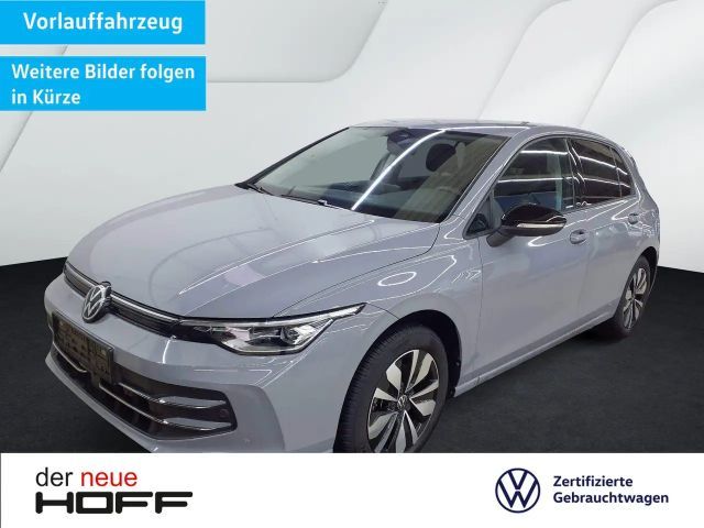 Volkswagen Golf VIII 1.5 eTSI DSG Goal SideAssist AHK Kamera Navi 2025 Benzine