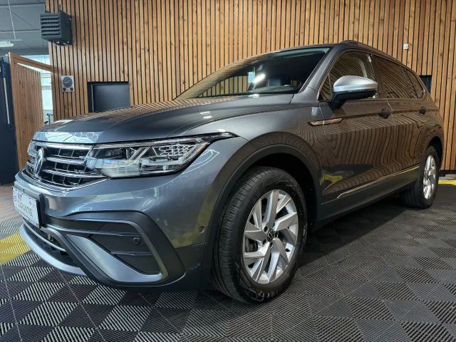 Volkswagen Tiguan Allspace 2,0 TDI DSG *Navi*Kam*Matrix*AHK 2023 Diesel