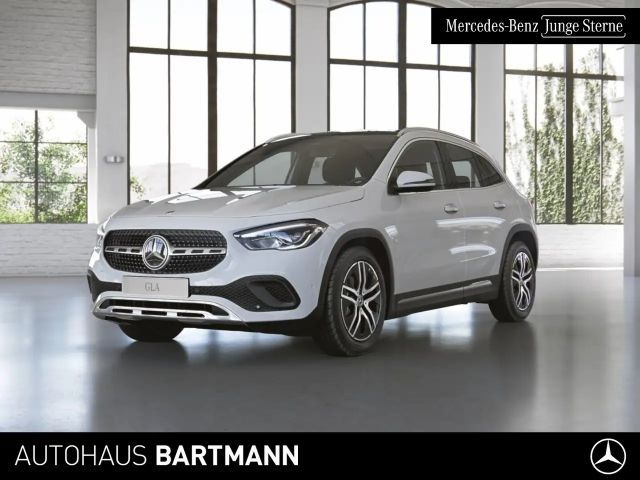 Mercedes-Benz GLA 180 GLA 180 PROGRESSIVE+PANO+ LED+MBUX+SZH+PTS+ALARM 2021 Benzine